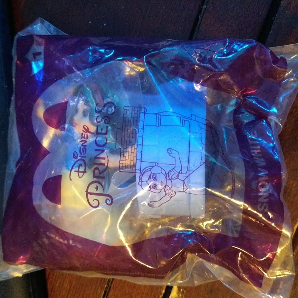 McDonald’s Happy Meal Disney Princess Toy. Snow White, #1.